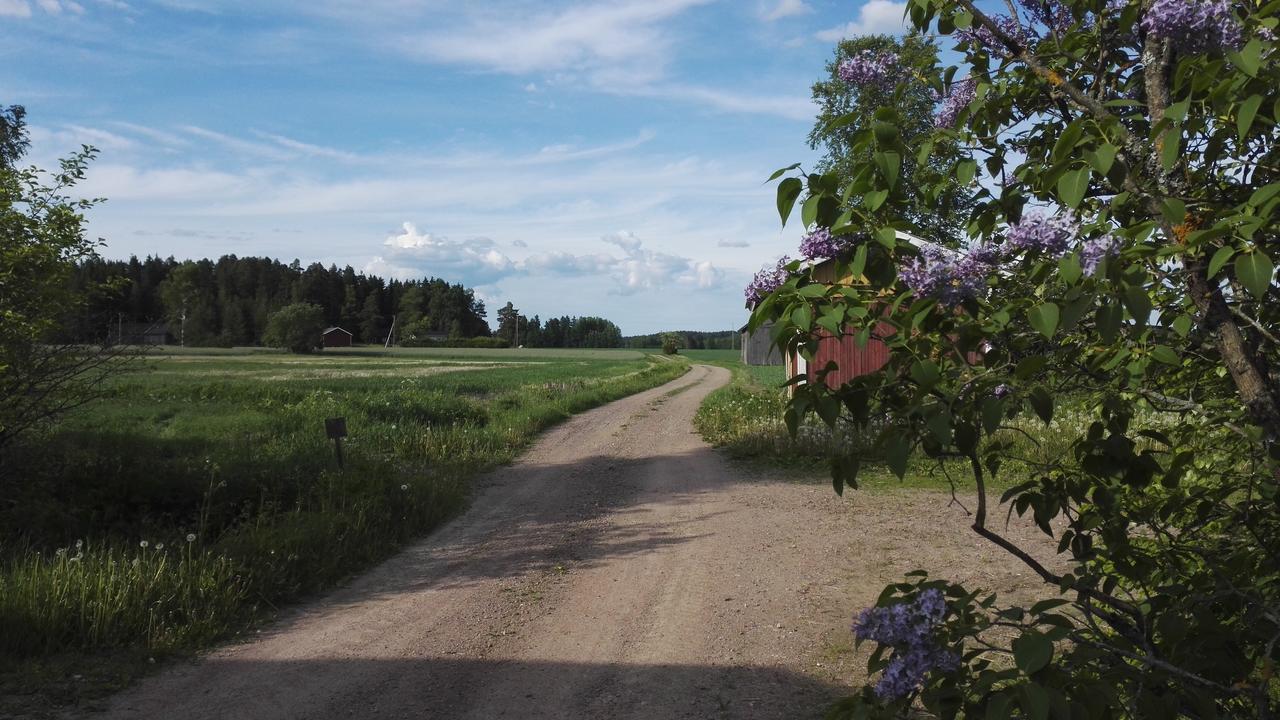 Levomaeki Farm Cottages Ypaja Exterior photo